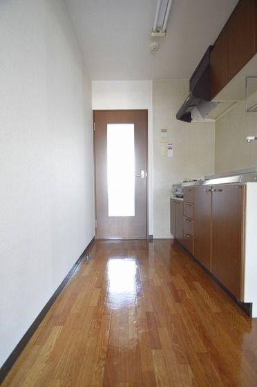 �y�����E���r���O�z�@