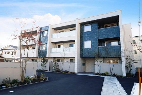 �y���]�z�@