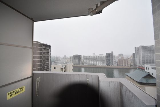 �y���]�z�@