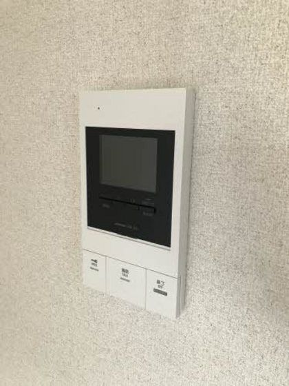 �y�Z�L�����e�B�z�@