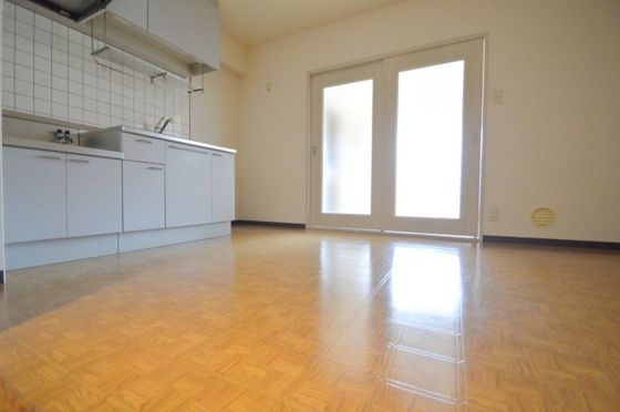 �y�����E���r���O�z�@