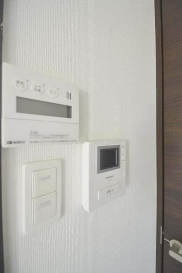 �y�Z�L�����e�B�z�@