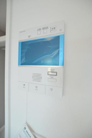 �y�Z�L�����e�B�z�@