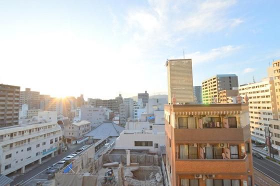 �y���]�z�@