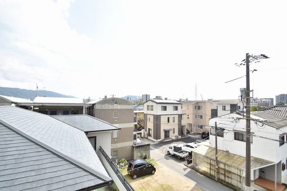 �y���]�z�@