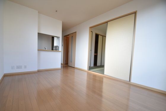 �y�����E���r���O�z�@