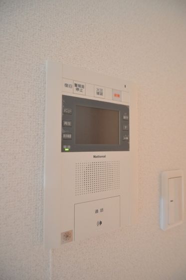 �y�Z�L�����e�B�z�@���j�^�[�t���Ŗh�Ɩʂ����S(^^)