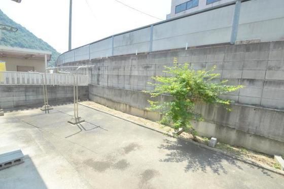 �y���]�z�@