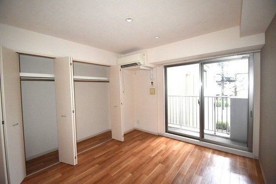 �y�����E���r���O�z�@