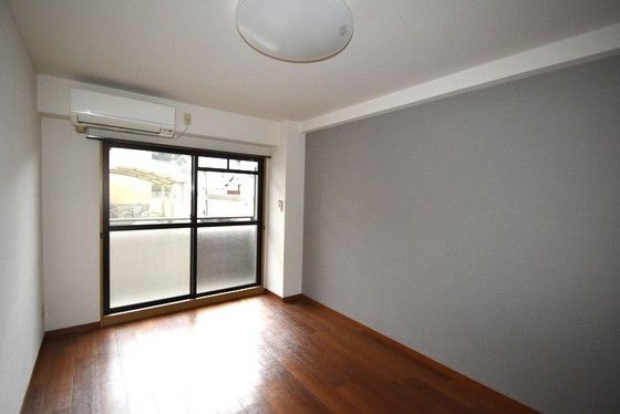 �y�����E���r���O�z�@