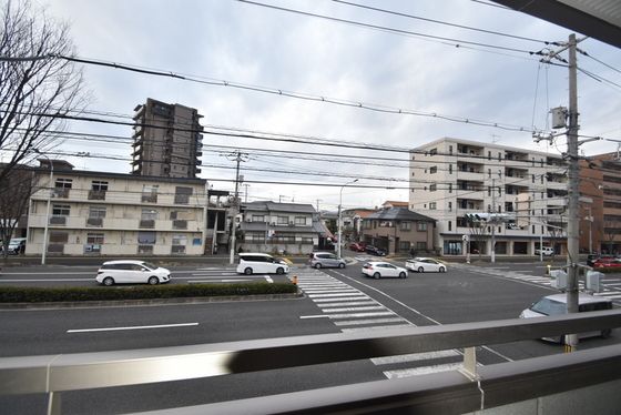 �y���]�z�@