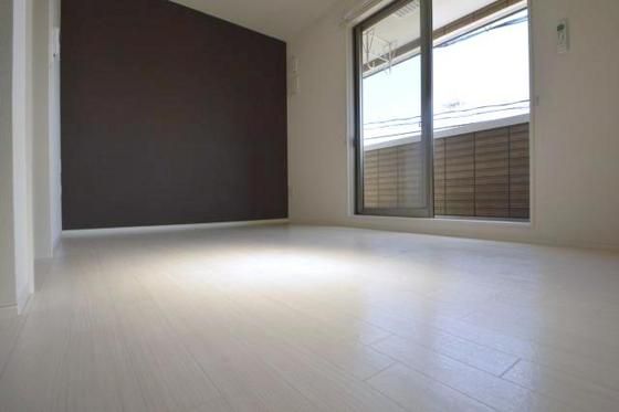 �y�����E���r���O�z�@