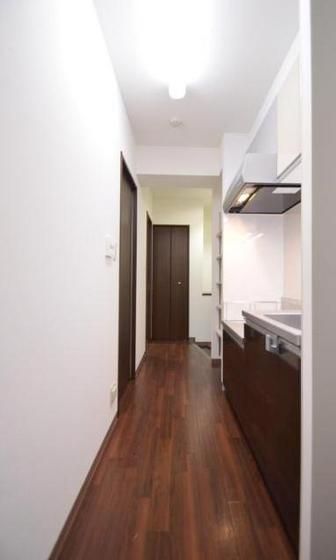 �y���̑������E�X�y�[�X�z�@�L���C���V�b�N�ȃt���[�����O��Ԃł��B