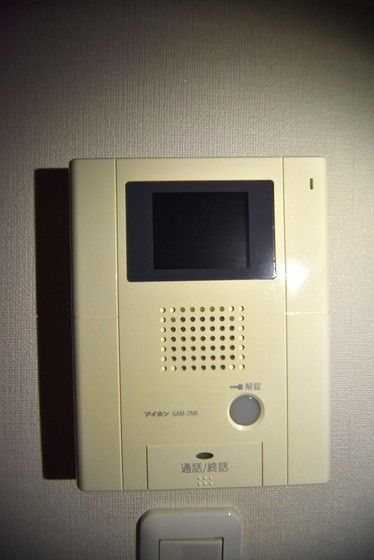 �y�Z�L�����e�B�z�@