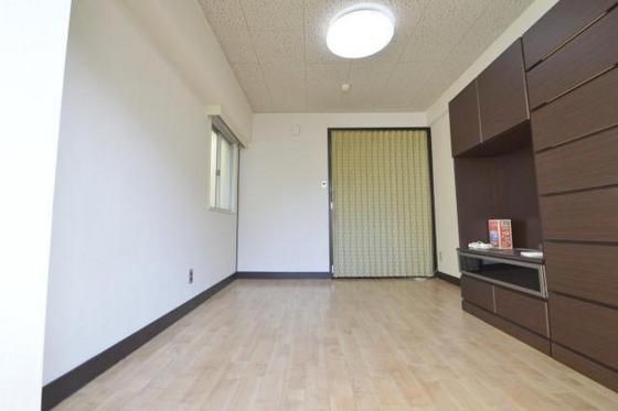 �y�����E���r���O�z�@