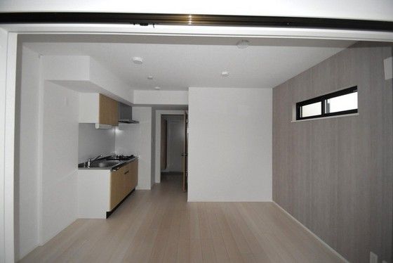 �y�����E���r���O�z�@