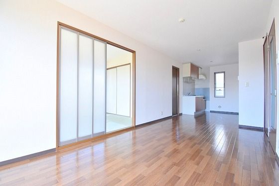 �y�����E���r���O�z�@