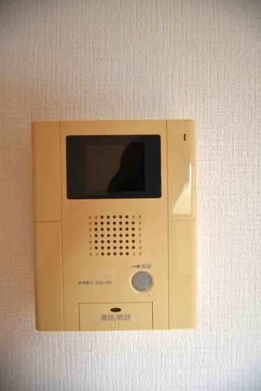 �y�Z�L�����e�B�z�@