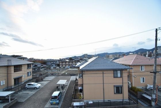 �y���]�z�@