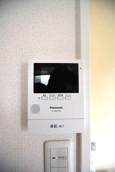 �y�Z�L�����e�B�z�@