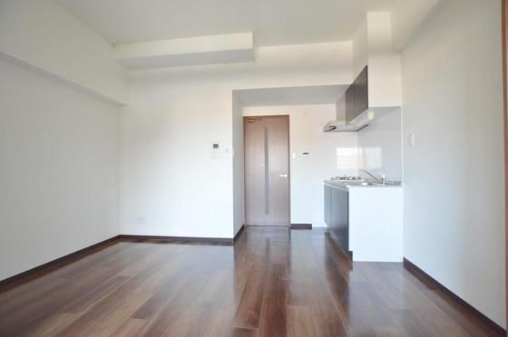 �y�����E���r���O�z�@