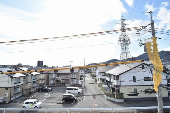 �y���]�z�@