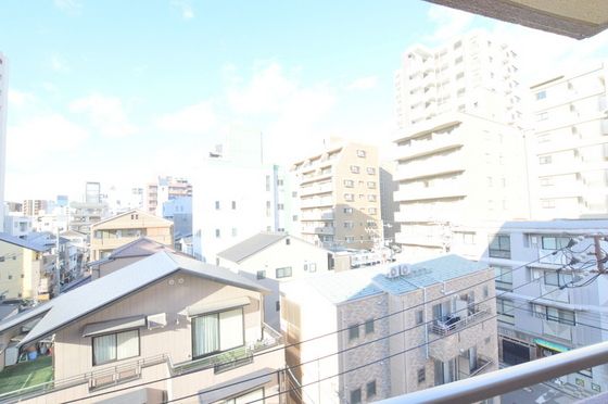 �y���]�z�@