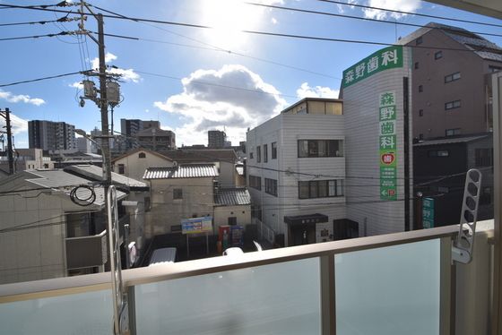 �y���]�z�@