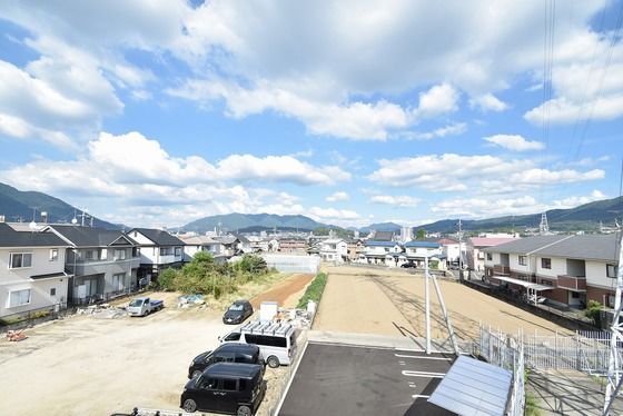 �y���]�z�@