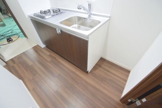 �y�����E���r���O�z�@�L�b�`���X�y�[�X