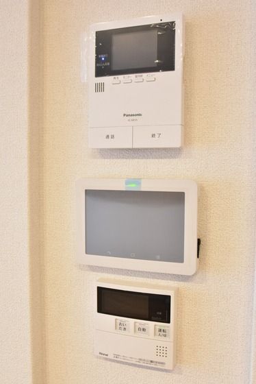 �y�Z�L�����e�B�z�@