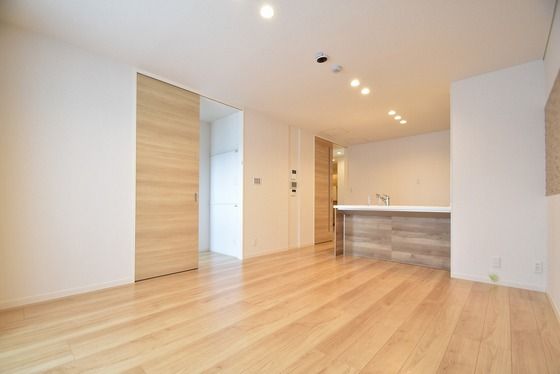 �y�����E���r���O�z�@