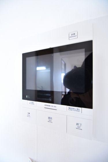 �y�Z�L�����e�B�z�@