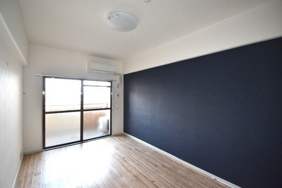 �y�����E���r���O�z�@