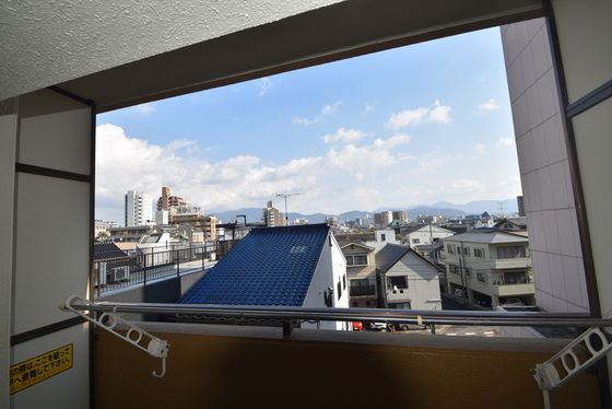 �y���]�z�@