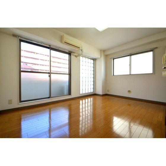 �y�����E���r���O�z�@