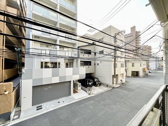 �y���]�z�@