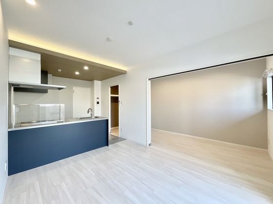 �y�����E���r���O�z�@