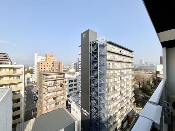 �y���]�z�@