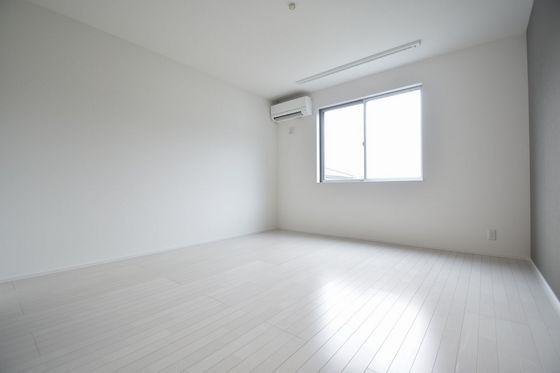 �y�����E���r���O�z�@