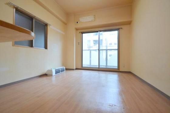 �y�����E���r���O�z�@