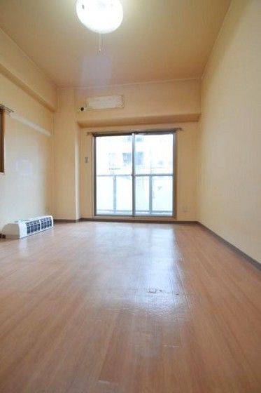 �y�����E���r���O�z�@