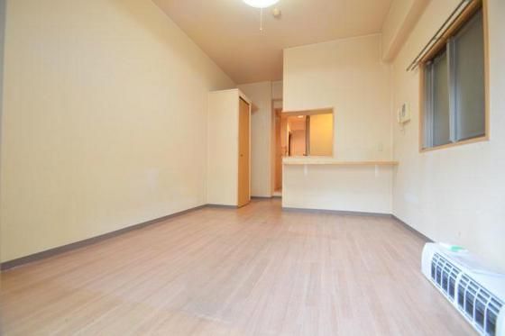 �y�����E���r���O�z�@