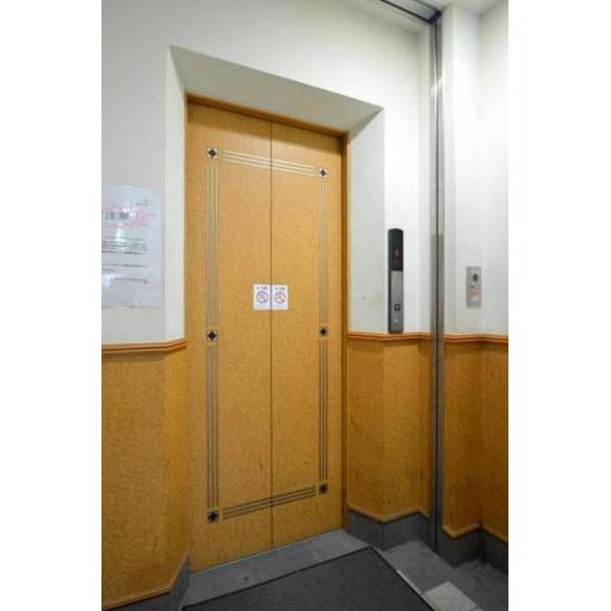 �G���x�[�^�[