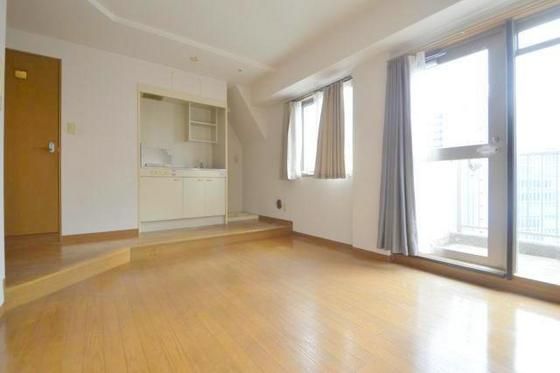 �y�����E���r���O�z�@