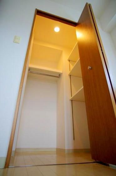 �y���[�z�@�e�����Ɏ��[�X�y�[�X�L