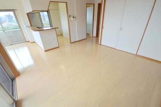 �y�����E���r���O�z�@18.2���̍L�X�Ƃ������r���O