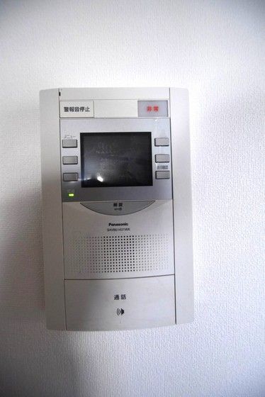 �y�Z�L�����e�B�z�@