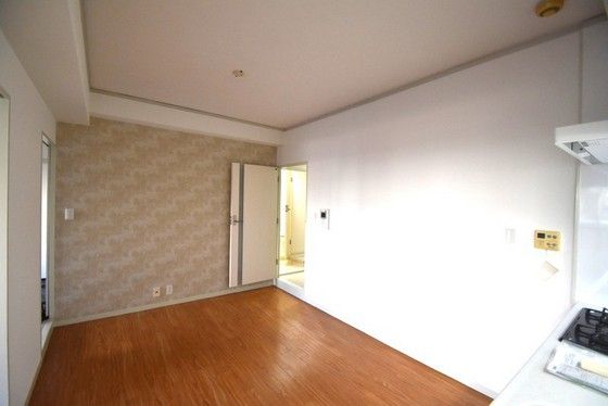 �y�����E���r���O�z�@