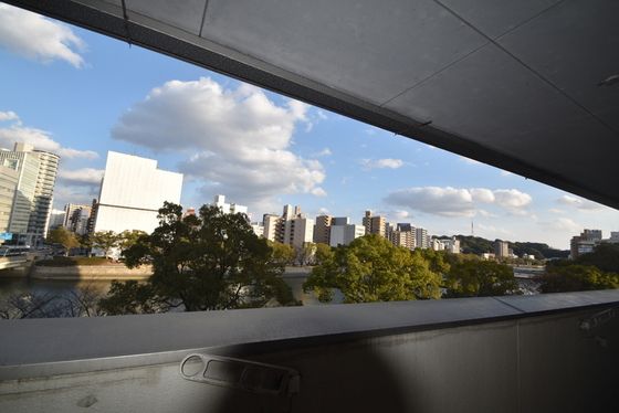 �y���]�z�@